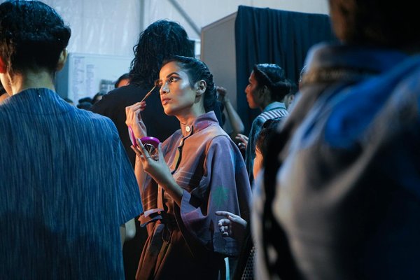 Top 5 looks de jeans pour femme alliant confort et chic